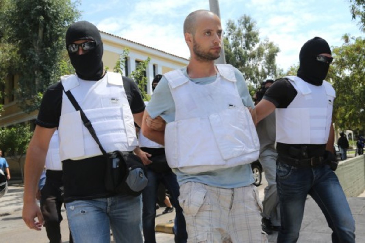 Στόχος τράπεζα της Λαμίας πριν το χτύπημα στην Πάρο; – Ήθελαν να δημιουργήσουν “ταμείο για τον ένοπλο αγώνα” λένε οι αστυνομικοί