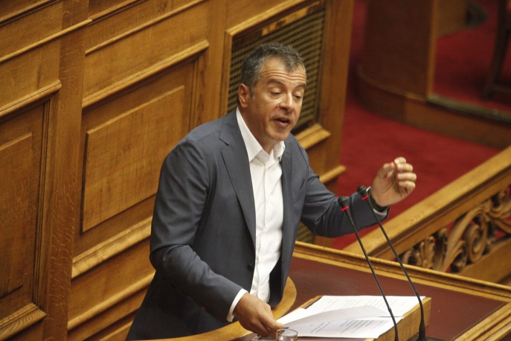 Θεοδωράκης κατά Τσίπρα: “Ηττηθήκατε”