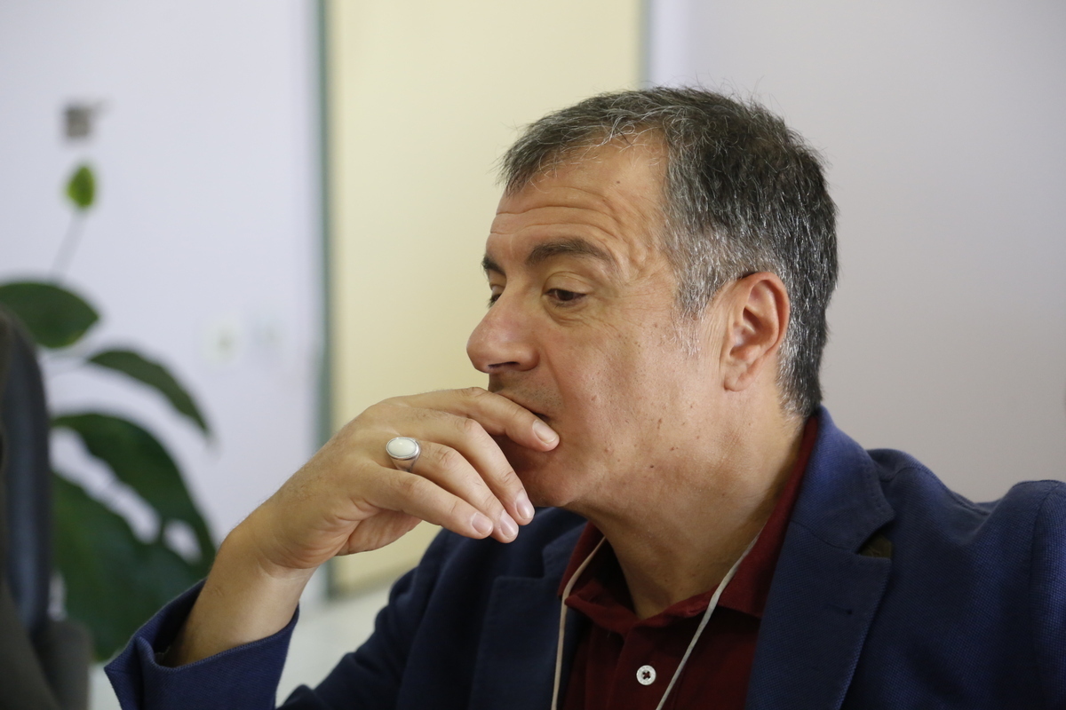 Επίσκεψη Ομπάμα: Η… μαντινάδα του Σταύρου Θεοδωράκη!