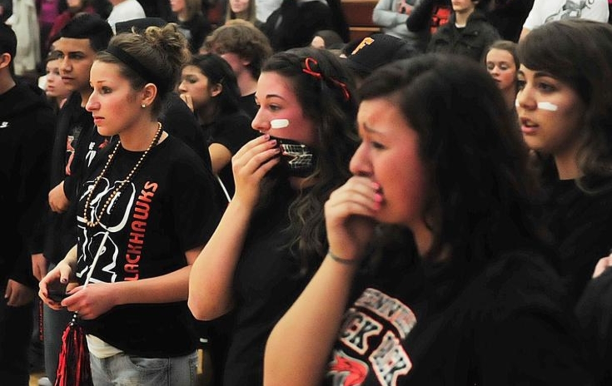 Θρήνος από τον άδικο χαμό του 16χρονου Λέοναρντ.