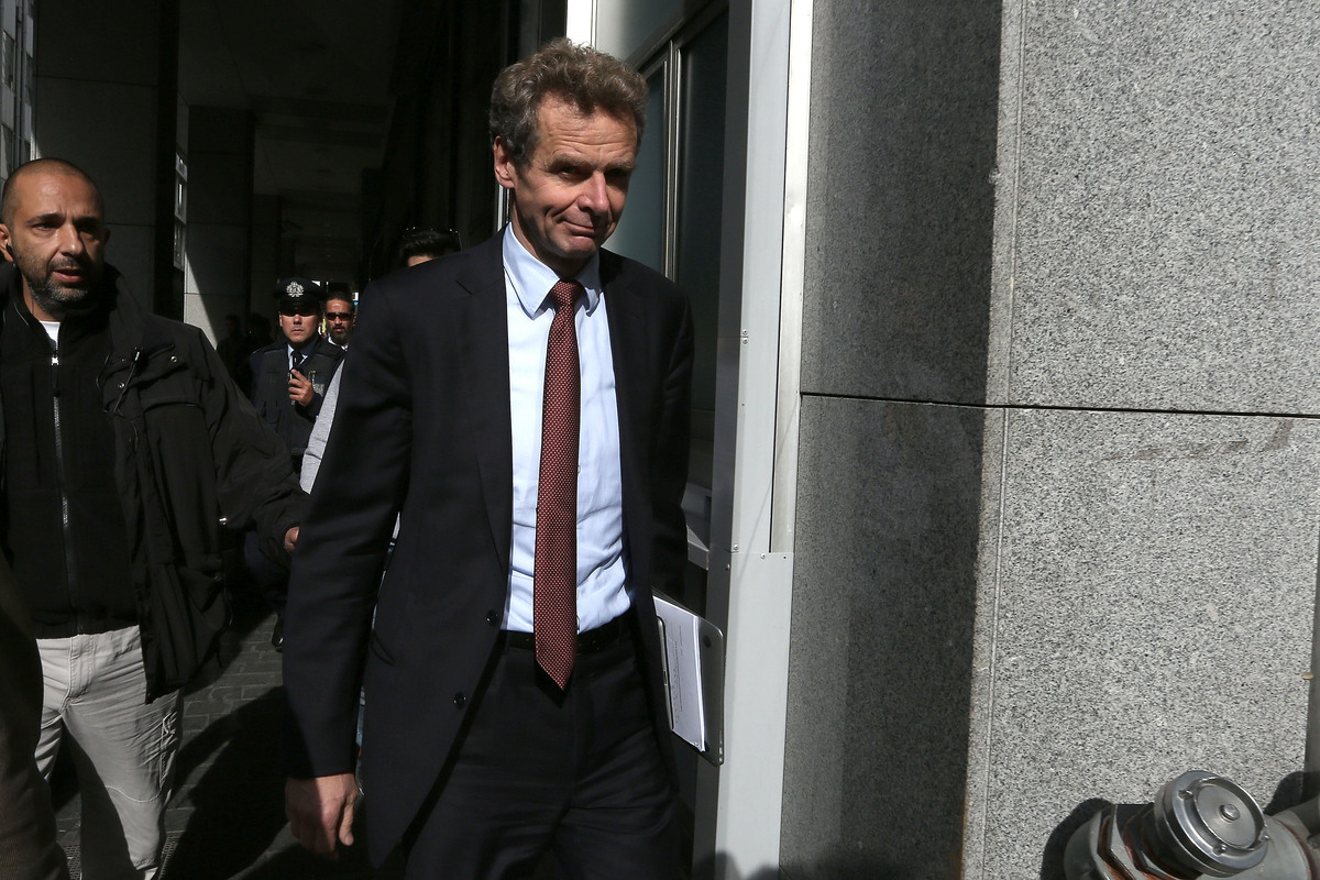 Γιός μπακάλη ένας από τους πιο μισητούς ανθρώπους στην Ελλάδα