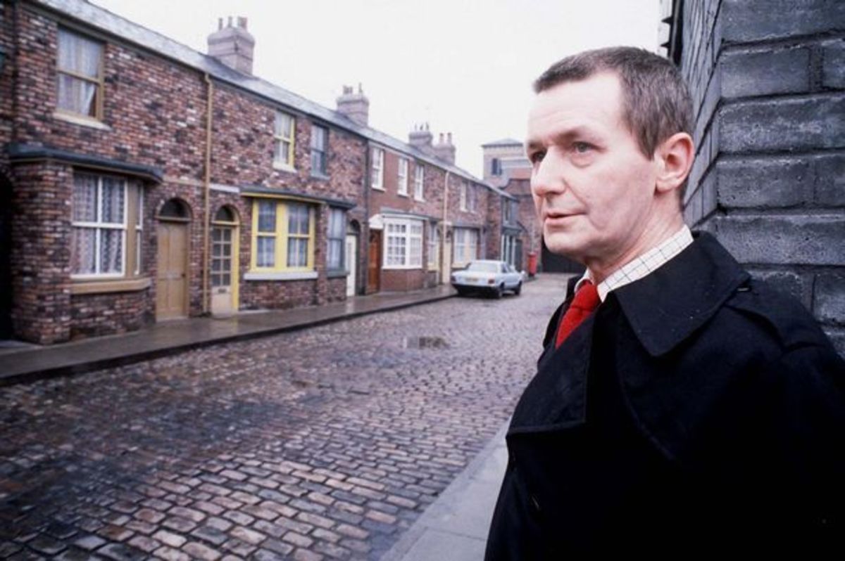 Πέθανε ο Tony Warren – Θρήνος στην οικογένεια του “Coronation Street”