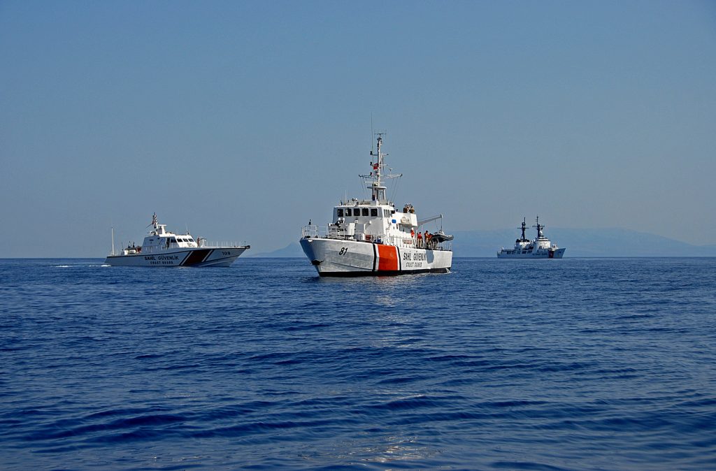 Τουρκικά πολεμικά παρολίγο να  συγκρουστούν με ελληνικό πλοίο