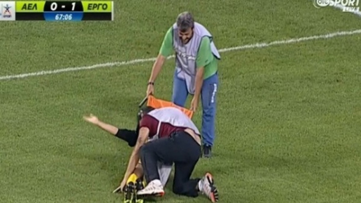 Ο διάσημος τραυματιοφορέας της Λάρισας: “Επαιζαν σύστημα… πέστε κάτω!”