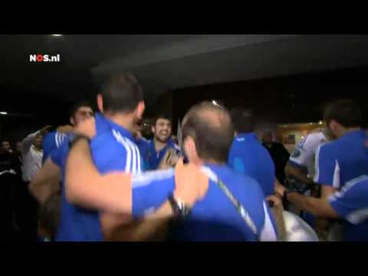 Το πάρτι των Ελλήνων διεθνών στο ξενοδοχείο! (VIDEO)