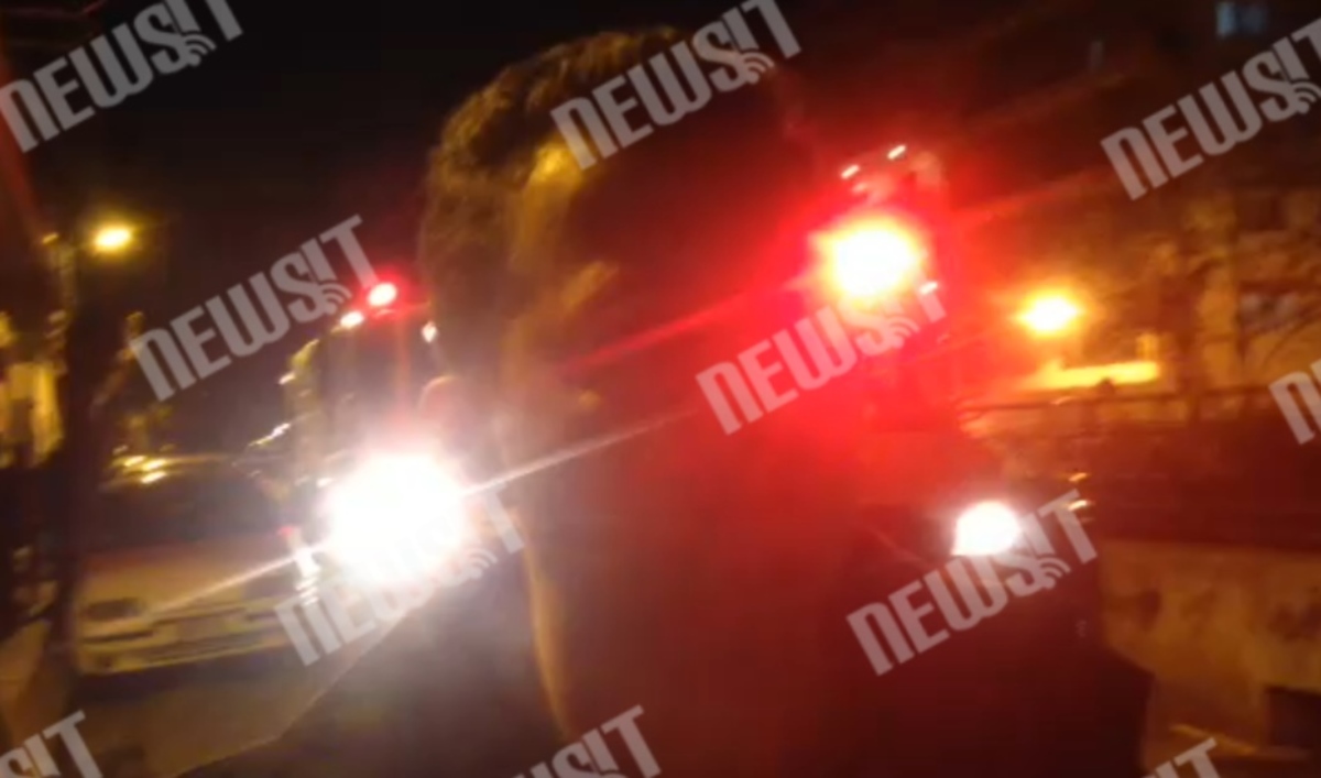 Έπεσε στις γραμμές τρένου