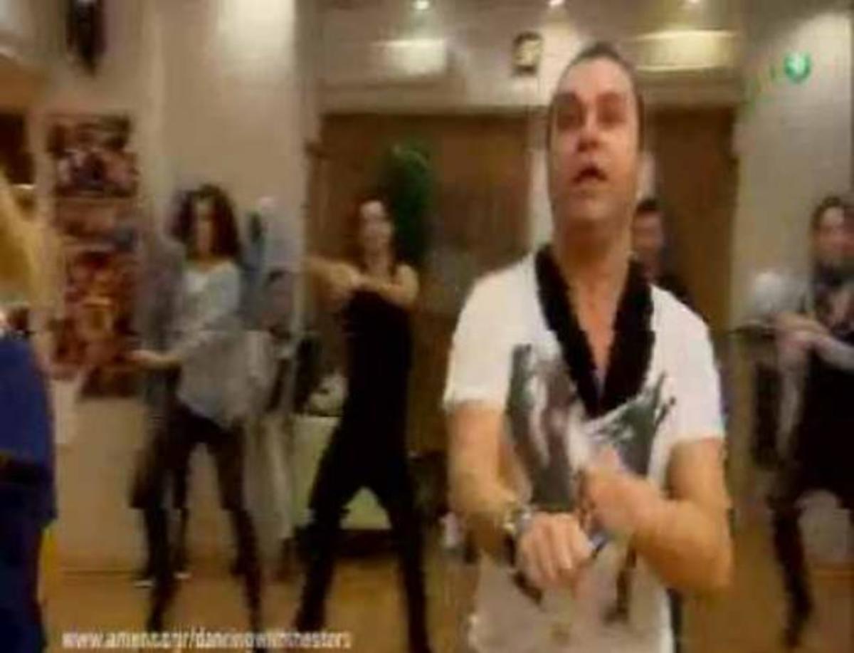 O Τρύφωνας κάνει πρόβες για το “Gangnam style” που θα χορέψει στο “Dancing”! BINTEO