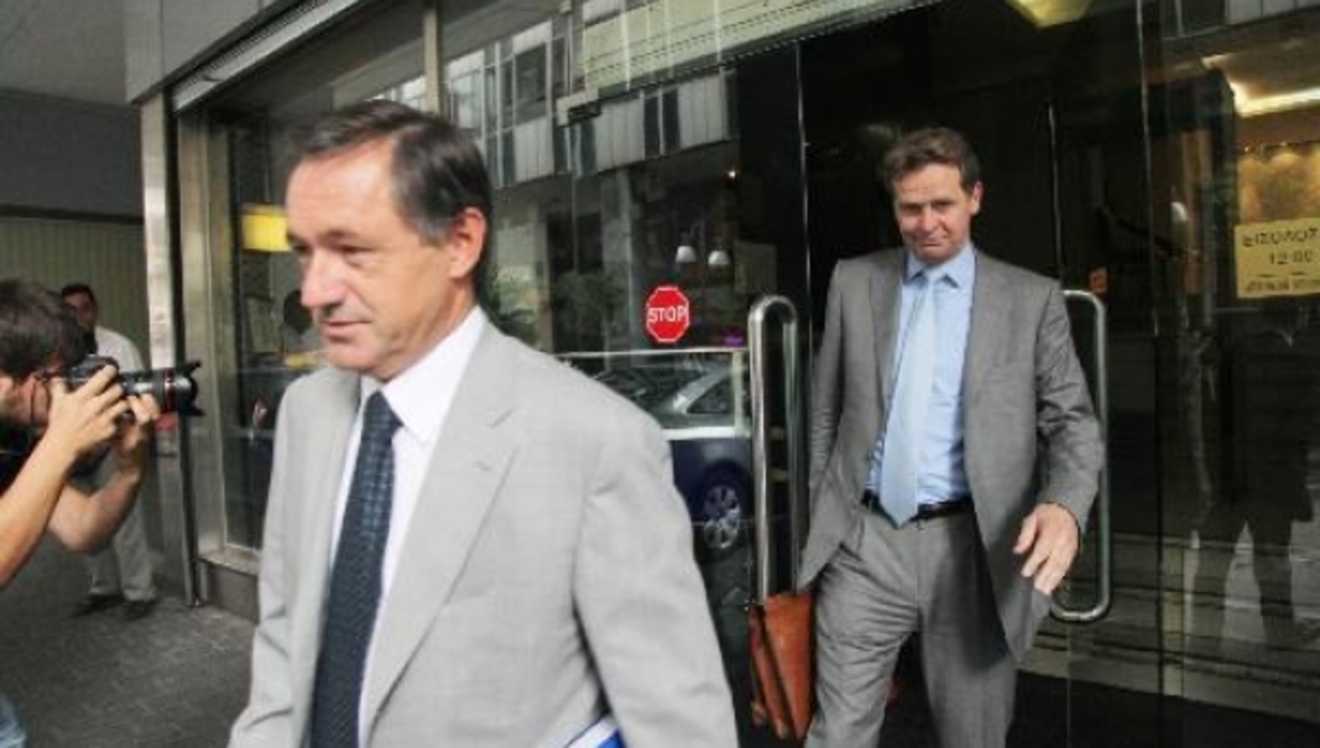 Η τρόικα θέλει τα μη συνταγογραφούμενα φάρμακα και στα σούπερ μάρκετ