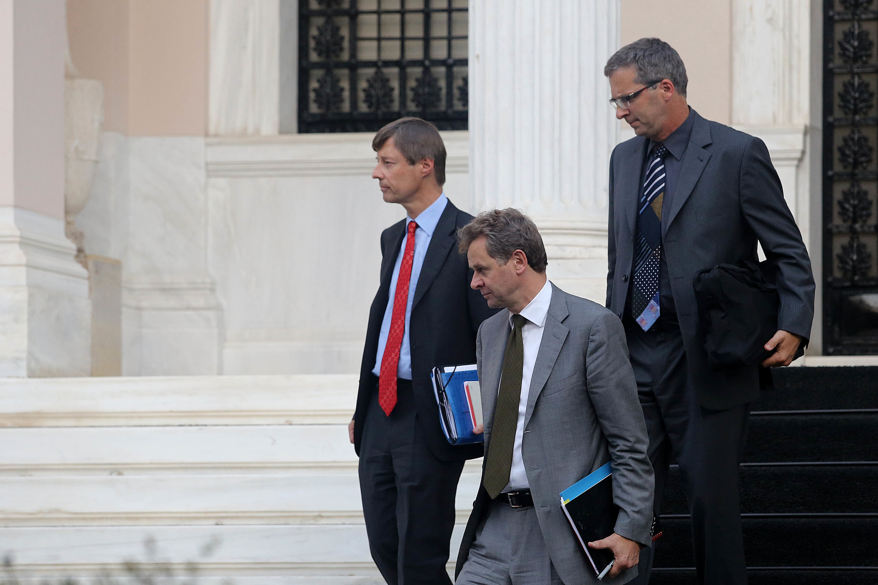 Ποια μέτρα ζητά εδώ και τώρα η τρόικα και ποιους υπουργούς … τρώει