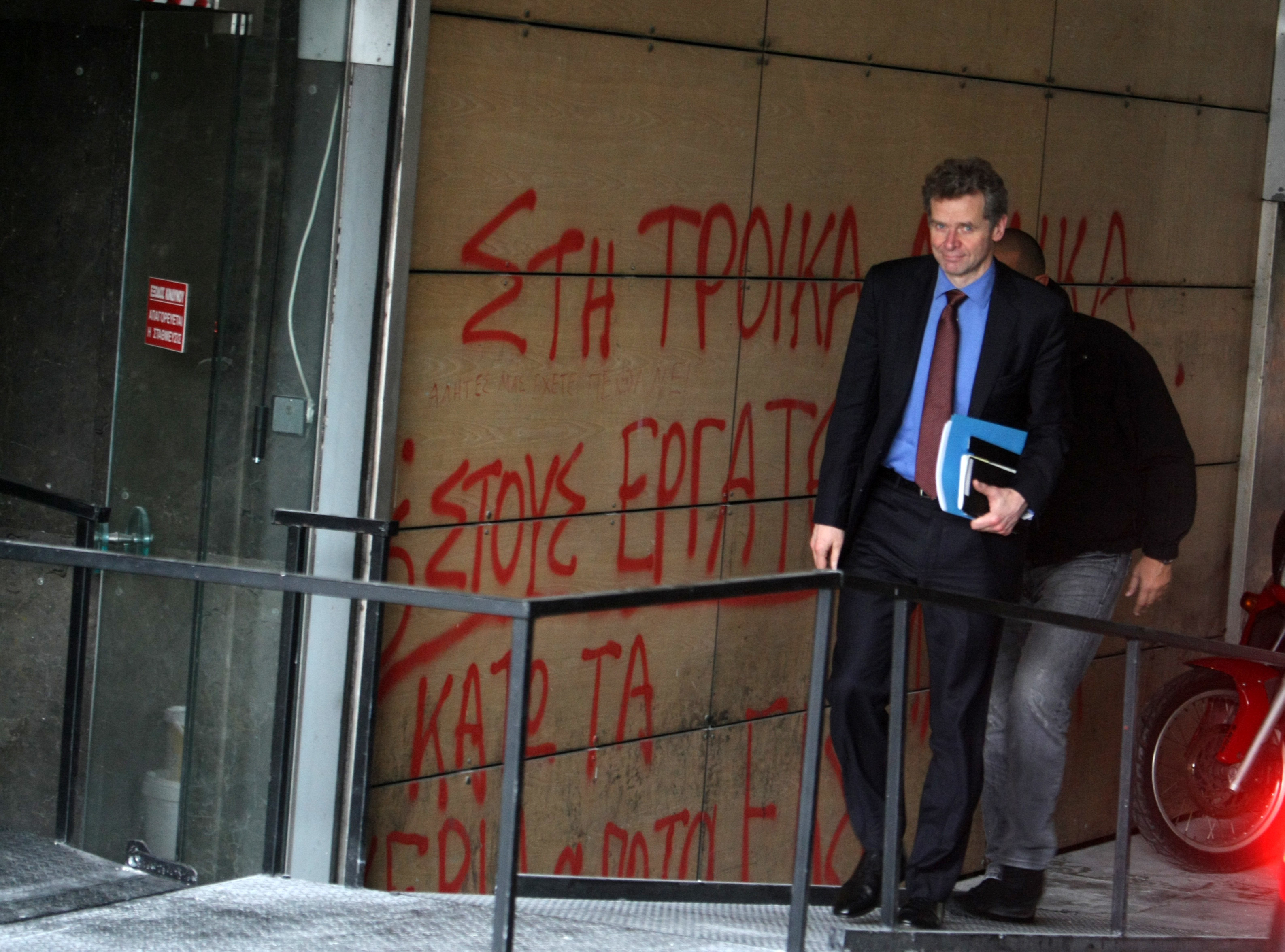 “Ανοιχτό” το δημοσιονομικό κενό για το 2014 – Νέες διαπραγματεύσεις με την τρόικα το σαββατοκύριακο