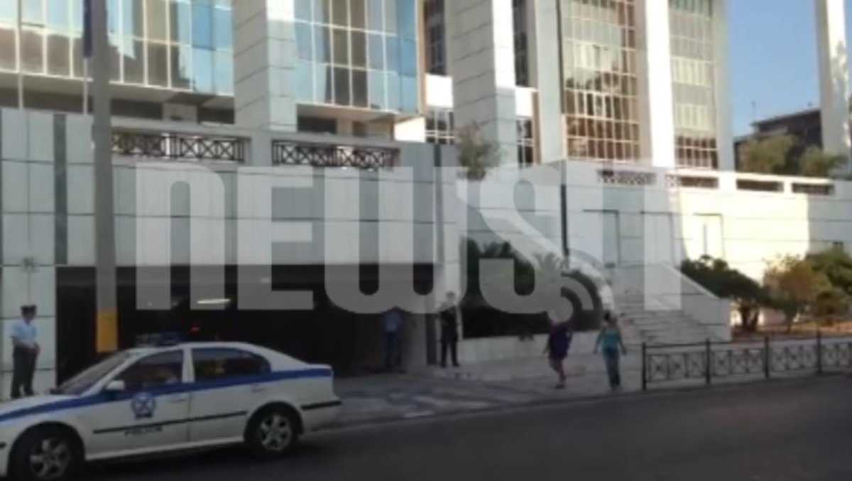 Μεταφορά συλληφθέντων για τρομοκρατία