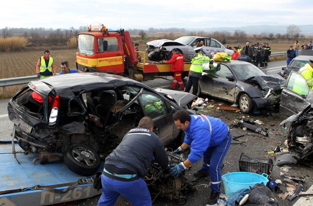 Όταν πνίγεται η Ελλάδα: Ανοίγουν οι ουρανοί και φεύγουν στις στροφές