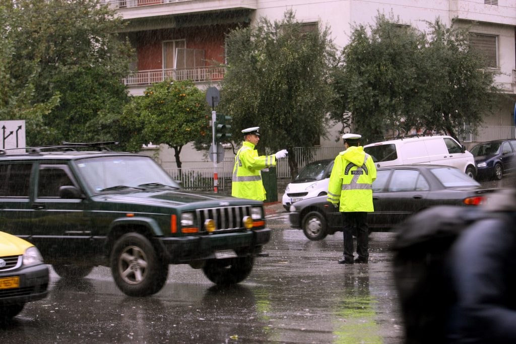 Σε επιφυλακή η Τροχαία για την έξοδο της 28ης Οκτωβρίου