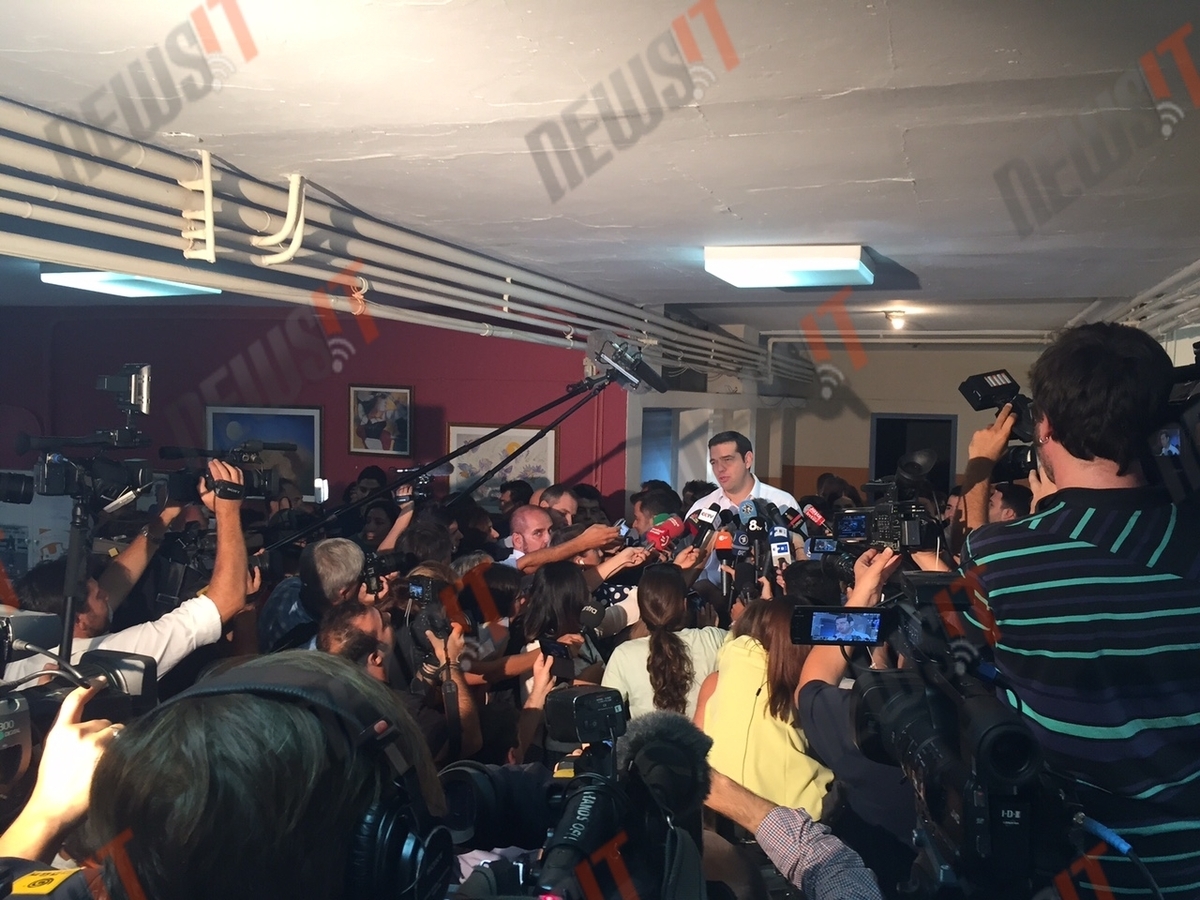 Εκλογές 2015: Μάχη δημοσιογράφων για τις δηλώσεις Τσίπρα (ΦΩΤΟ + ΒΙΝΤΕΟ)