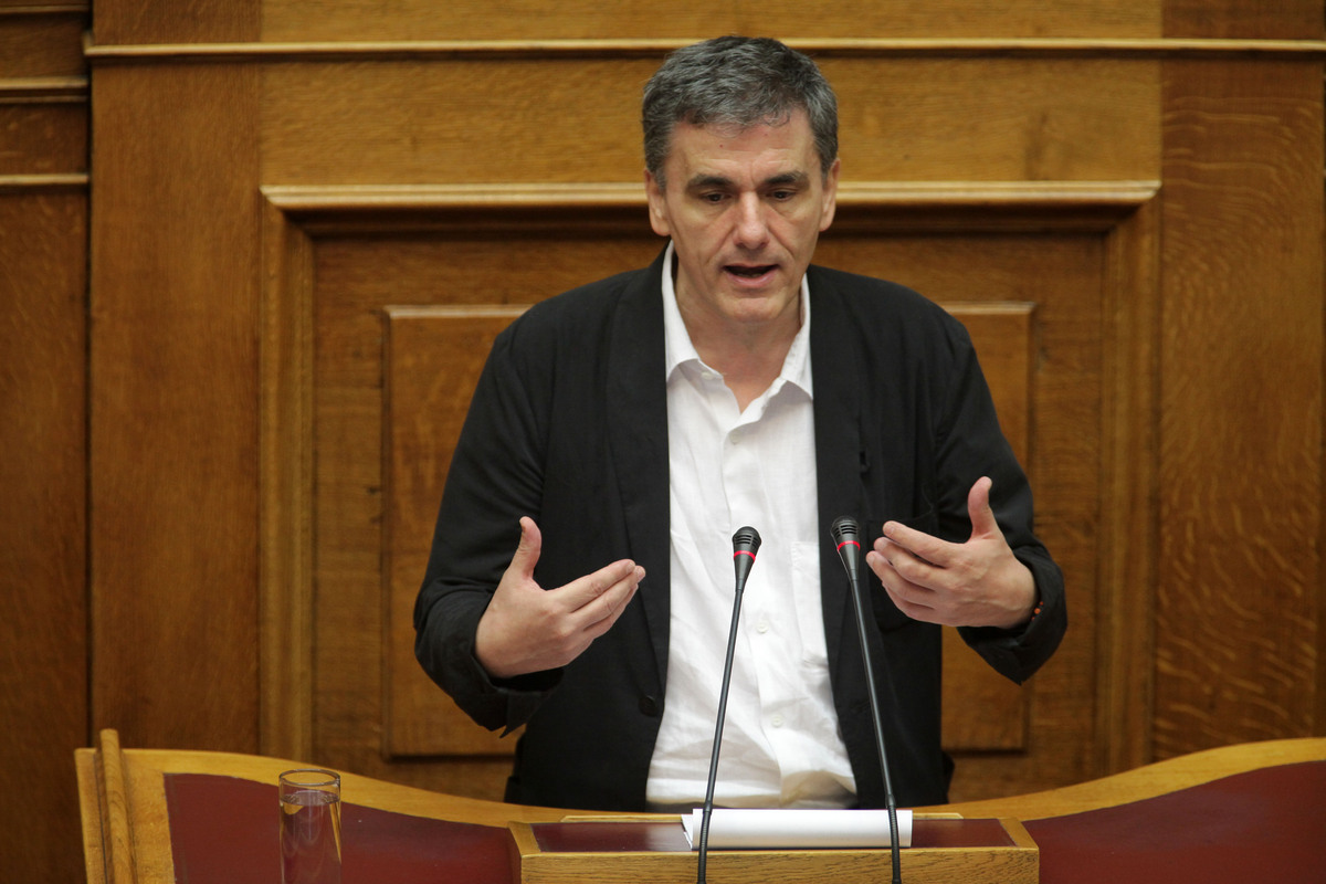 Τσακαλώτος: Αν δεν υπάρξει συμφωνία στο Eurogroup θα πάμε σε δάνειο – γέφυρα