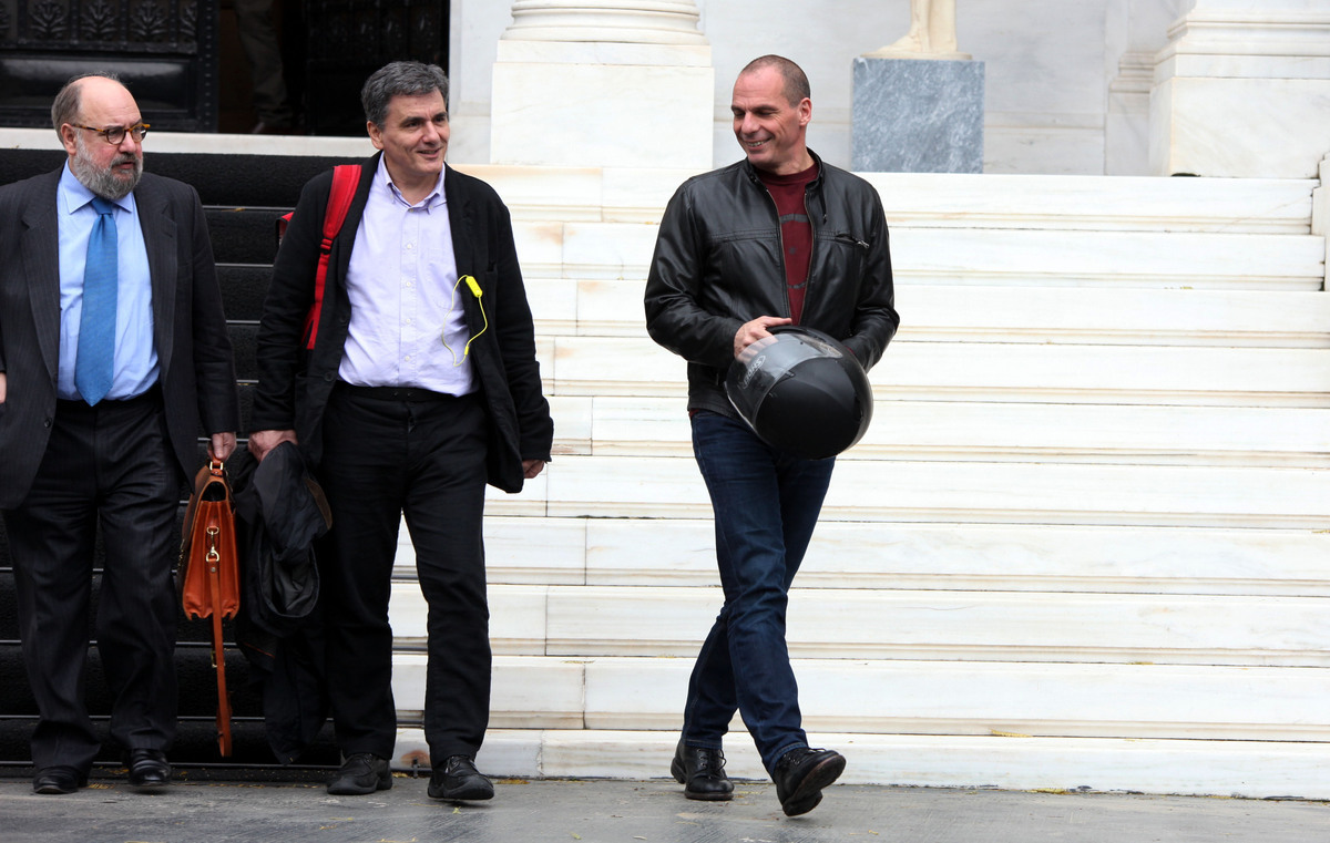 Σαρωτικές αλλαγές στην φορολογία και δημιουργία ΔΟΥ κρυμμένου πλούτου αποκάλυψε ο Τσακαλώτος – Τέλος στις πρόωρες συντάξεις – Αλλαγές στον ΦΠΑ