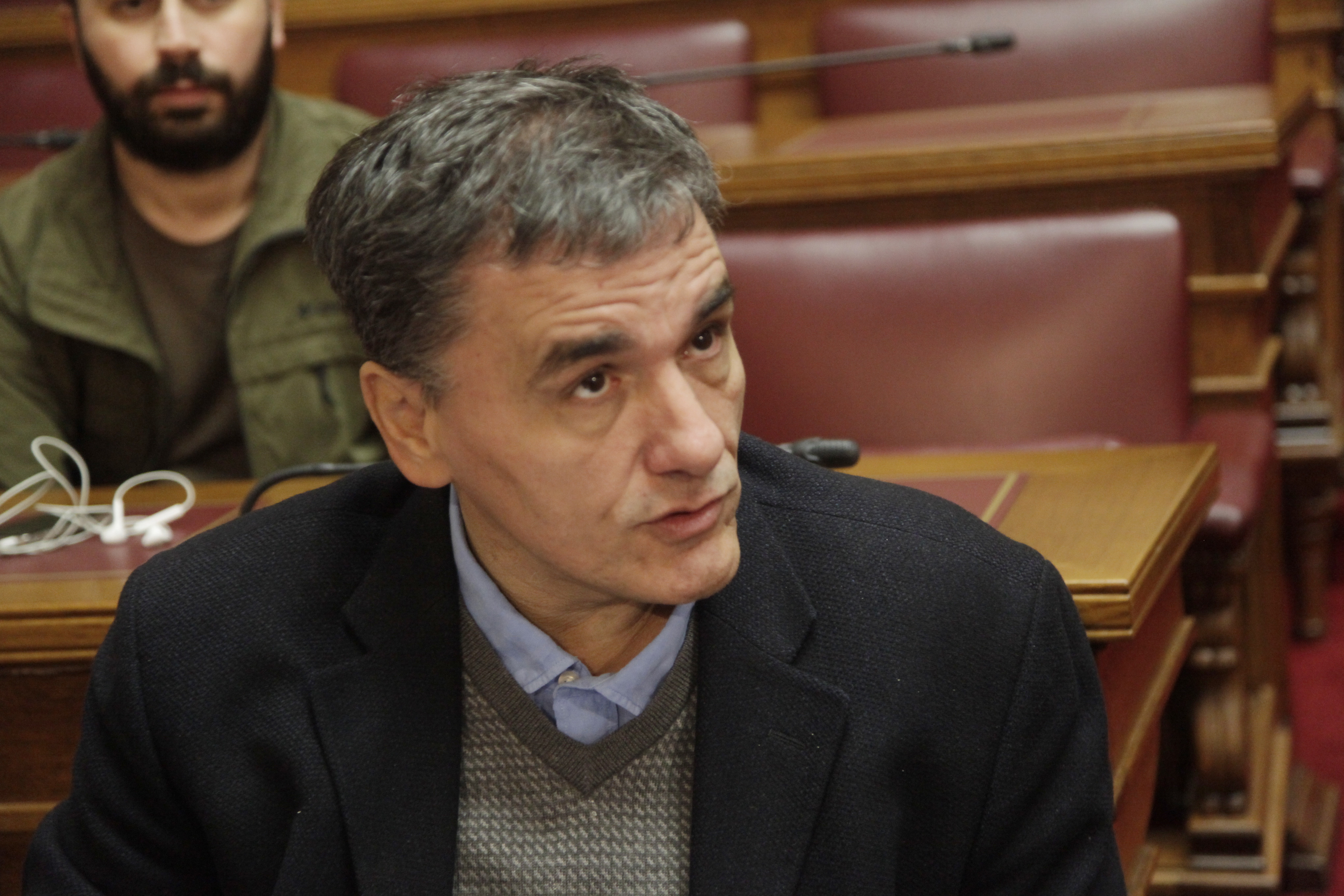 Με κόντρα Λυκουρέντζου – Τσακαλώτου άρχισαν να συζητούν τον προϋπολογισμό