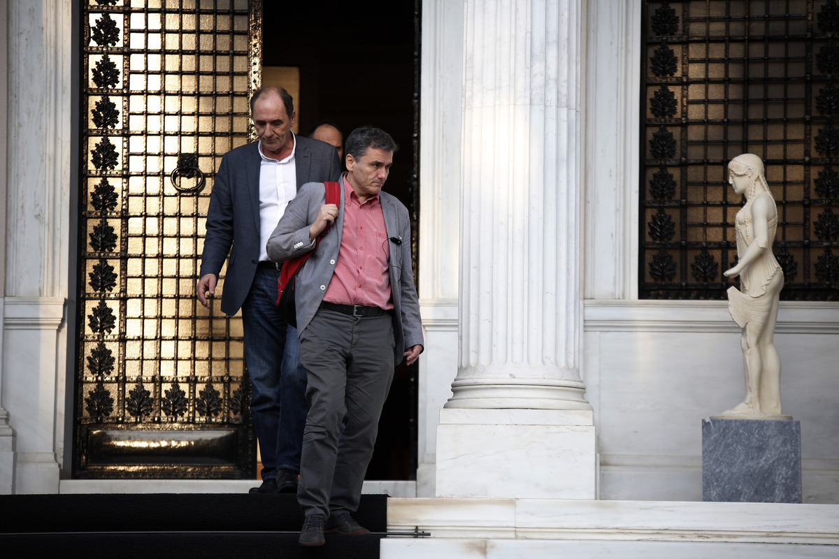 Συμφωνία: Τους βρήκε το ξημέρωμα! Πάνω από 17 ώρες σκληρού μπρα ντε φερ κυβέρνησης – θεσμών! Κανένα νέο μέτρο για το 2015 – 2016