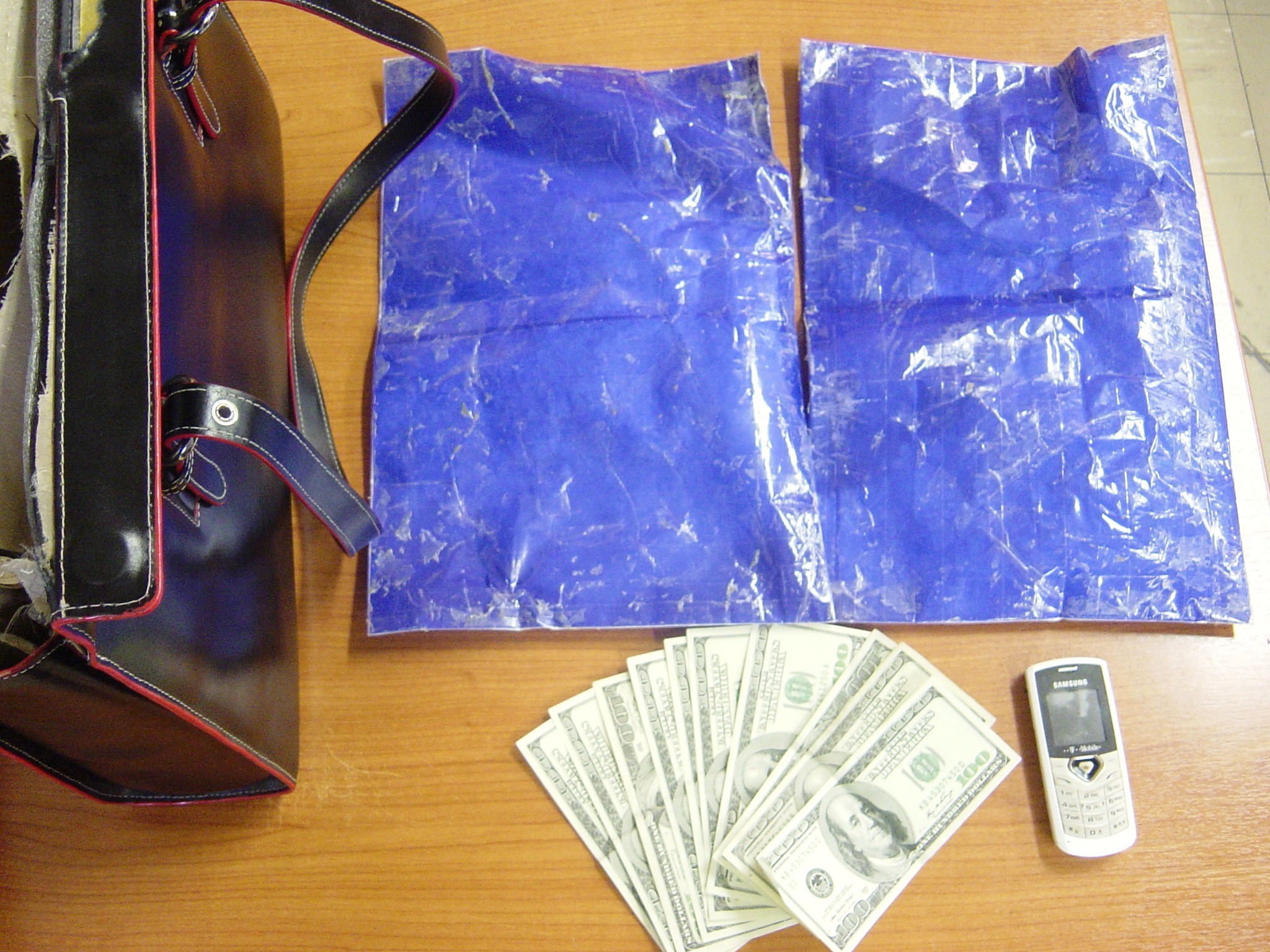 Η κυρία είχε … βαριά τσάντα