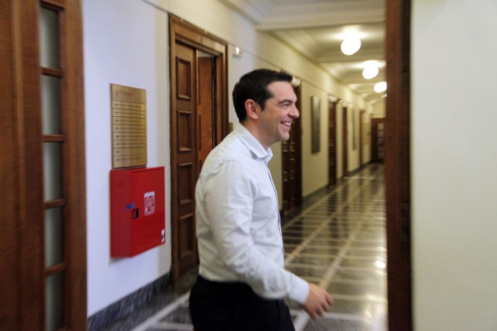 Ο Αλέξης Τσίπρας πετάει το μπαλάκι στους δανειστές: “Εμείς κάναμε τα απαραίτητα, σειρά σας” – Απομακρύνεται το δημοψήφισμα – Ποιά είναι τα αγκάθια