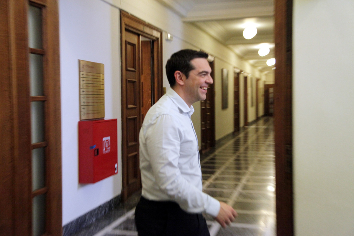 Ο Αλέξης Τσίπρας πετάει το μπαλάκι στους δανειστές: “Εμείς κάναμε τα απαραίτητα, σειρά σας” – Απομακρύνεται το δημοψήφισμα – Ποιά είναι τα αγκάθια