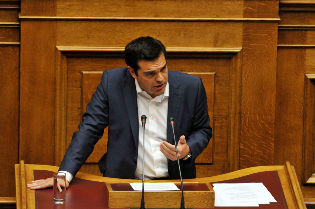 Κυβερνητικός αξιωματούχος αποκάλυψε πως ο Τσίπρας είχε προειδοποιήσει τον Γιούνκερ για τη μη πληρωμή του ΔΝΤ – “Πιο κοντά στη συμφωνία”