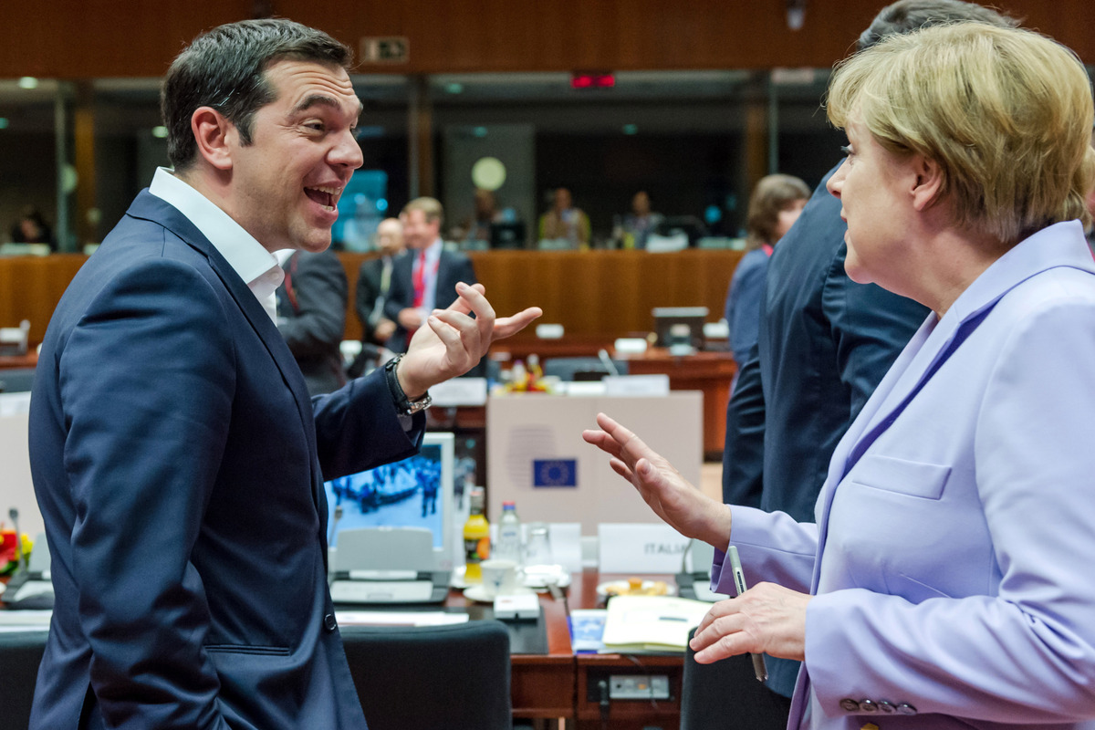 Οικονομολόγοι σε Μέρκελ για Ελλάδα: Θα σας θυμάται η ιστορία για τις αποφάσεις σας
