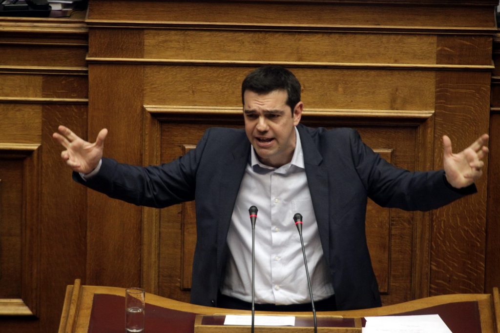 Πεδίο μάχης η Βουλή μετά την απόρριψη της πρότασης μομφής από τον Α. Τσίπρα κατά του Γ. Στουρνάρα – Αποχώρησε προς το παρόν ο ΣΥΡΙΖΑ