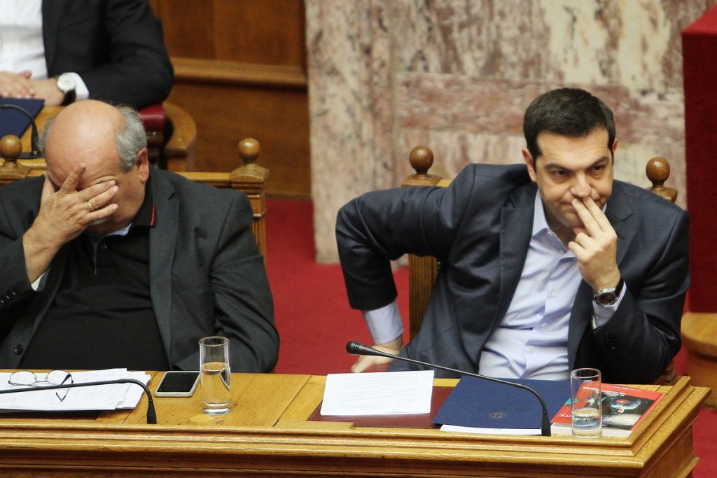 Η κυβέρνηση αδειάζει υπουργό της και βουλευτές – Σακελλαρίδης: «Θα είμαστε συνεπείς στις υποχρεώσεις μας και εντός και εκτός»