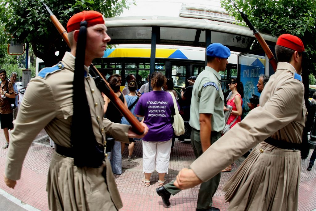 Οι Έλληνες τσολιάδες πάλι κάνουν το γύρο του κόσμου – ΒΙΝΤΕΟ