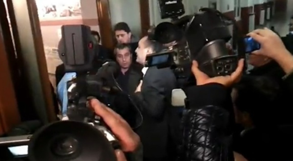 Επίθεση αγροτών στον Τσαυτάρη