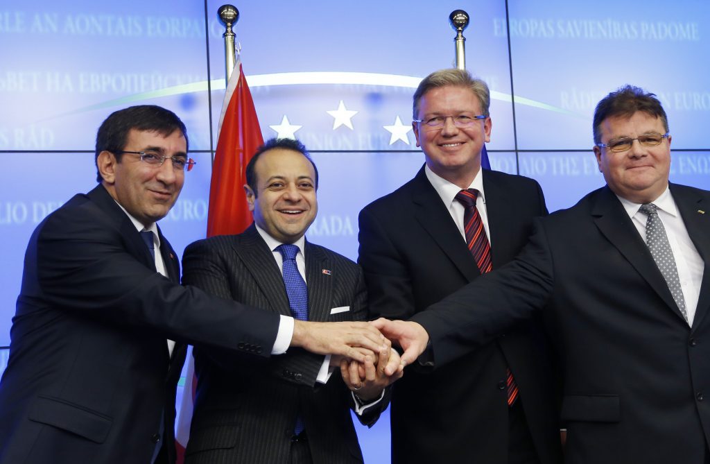 Η Ευρωπαϊκή Ένωση άνοιξε ένα νέο κεφάλαιο στις ενταξιακές διαπραγματεύσεις με την Τουρκία