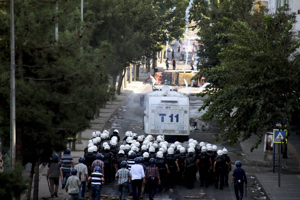 Νέες συγκρούσεις στην Τουρκία – 18 οι νεκροί από το χθεσινά επεισόδια