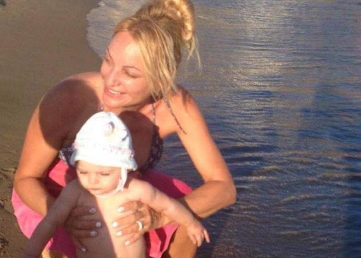 Τζένη Ιωακειμίδου: Η λαχτάρα με το πρόβλημα υγείας της κόρης της και οι διακοπές στη Σίφνο!