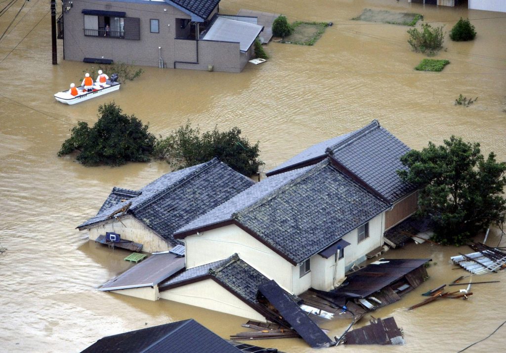 17 νεκροί από τον τυφώνα στην Ιαπωνία! Video και Φώτο