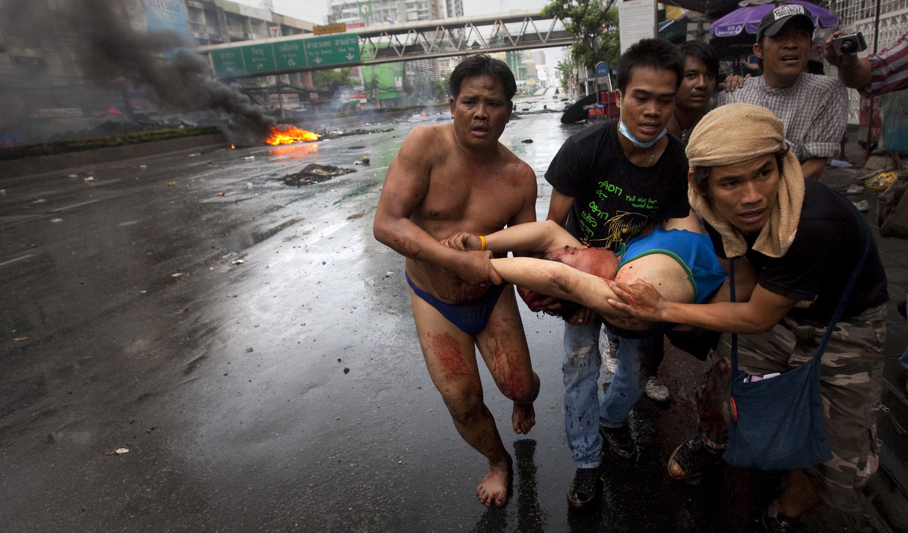 Χάος στην Ταϊλάνδη – 33 νεκροί και 239 τραυματίες