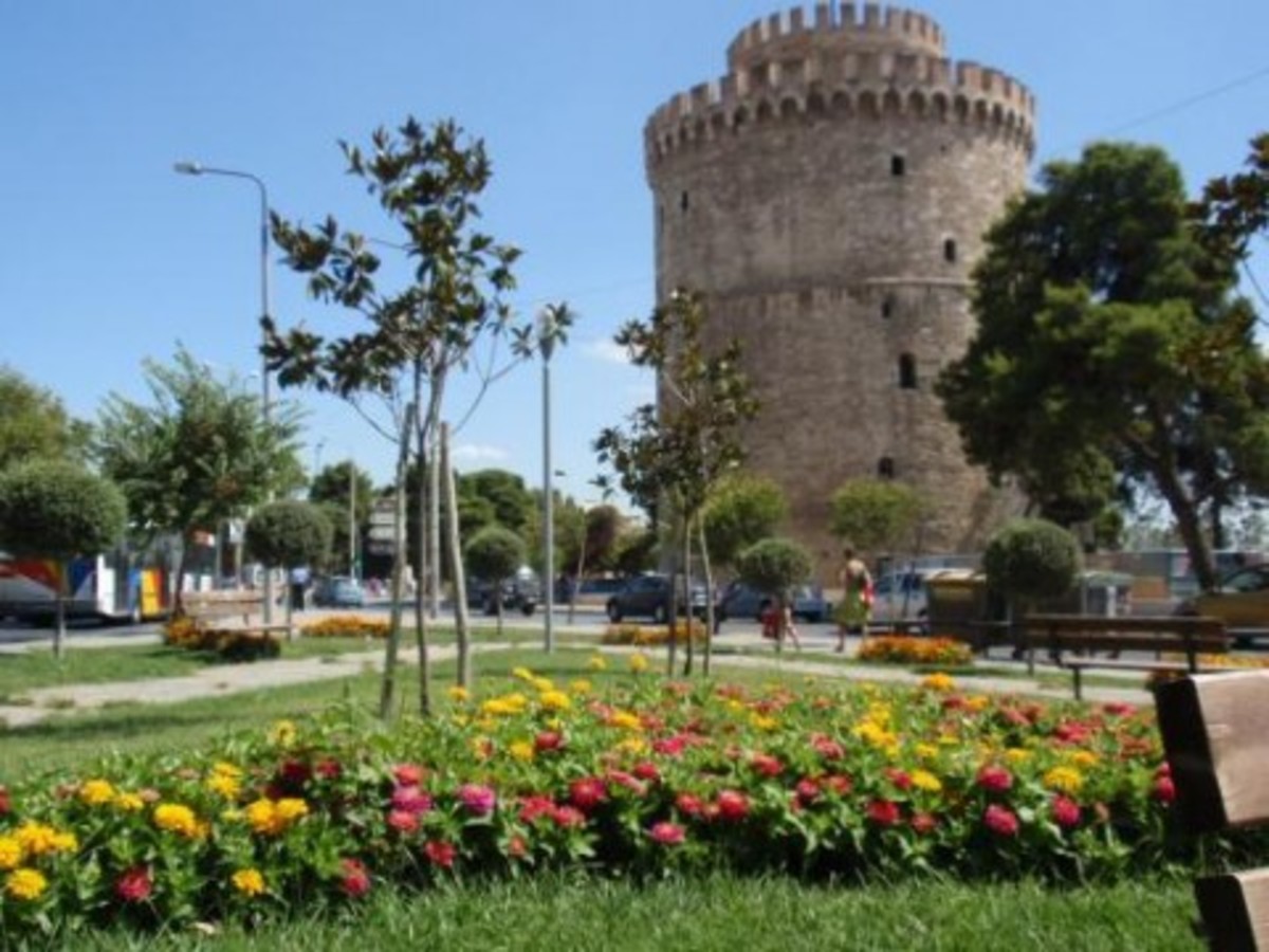 Τα “καροτσάκια” κλέβουν ανακυκλώσιμα υλικά στη Θεσσαλονίκη