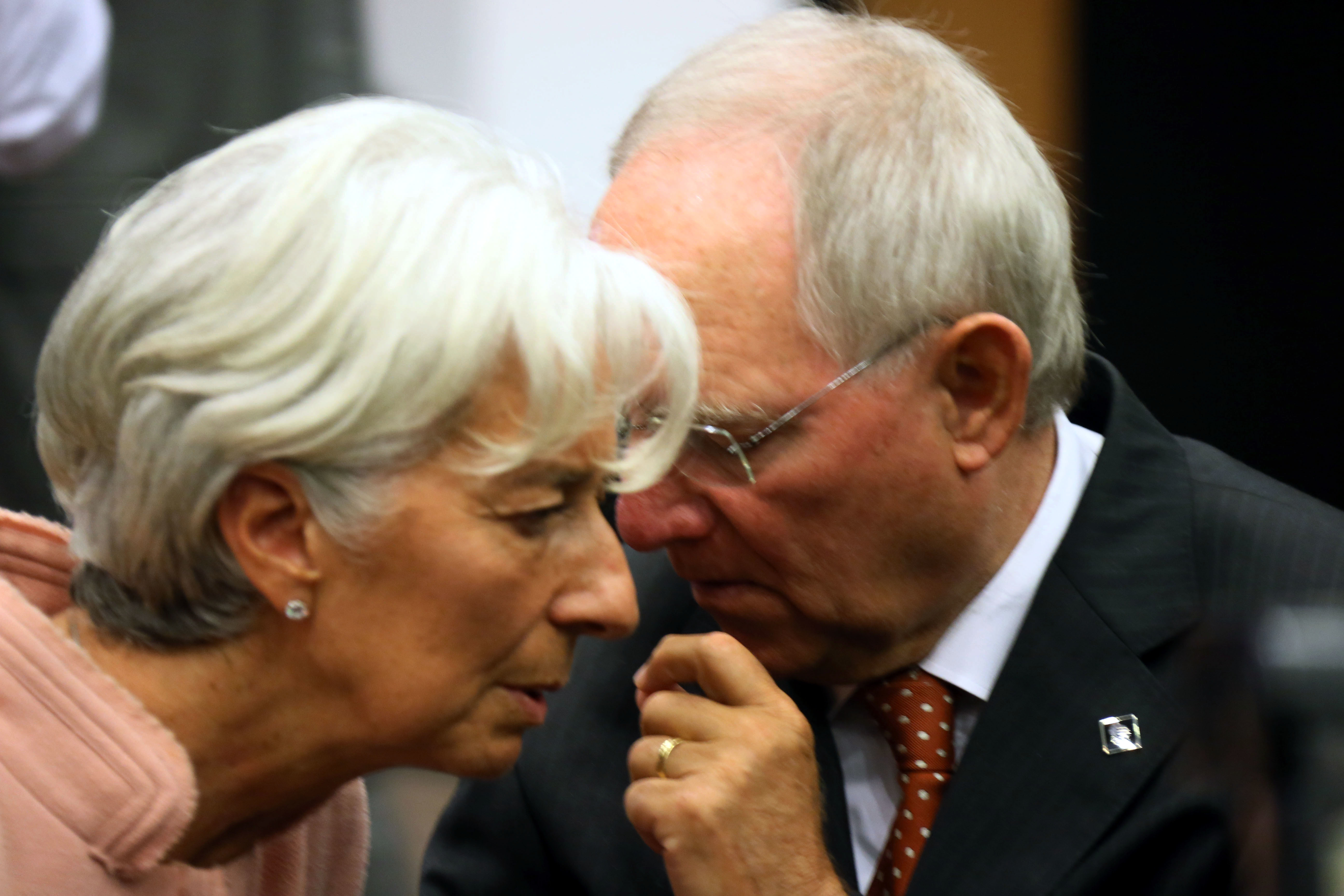 Αν και “σφάζονται” ΔΝΤ – Γερμανία για την Ελλάδα δεν σπάει η τροικα