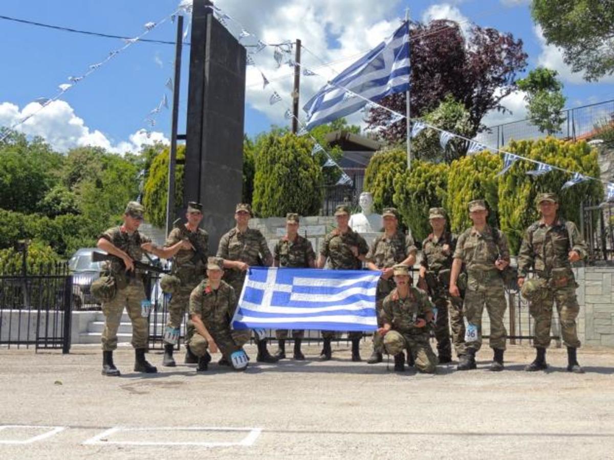 Πορεία για τα 100 χρόνια από την είσοδο της Ελλάδας στον Πρώτο Παγκόσμιο Πόλεμο [pics]