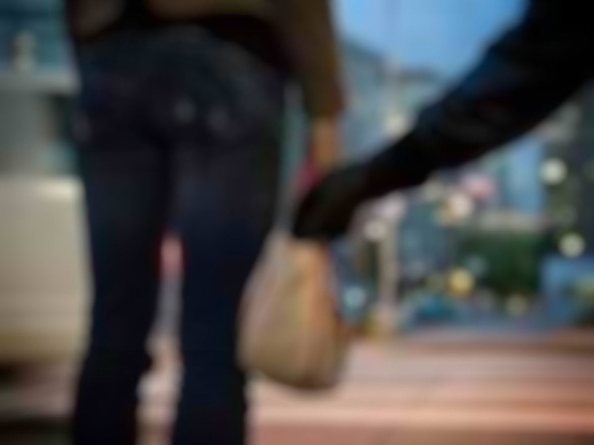 Τσαντάκιας έκλεψε κούριερ του ψητοπωλείου “Τσαντάκιας”