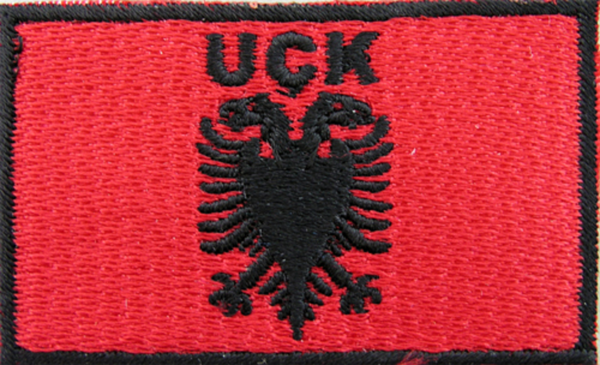 Το σήμα του UCK στα όπλα που βρέθηκαν στη Λούτσα