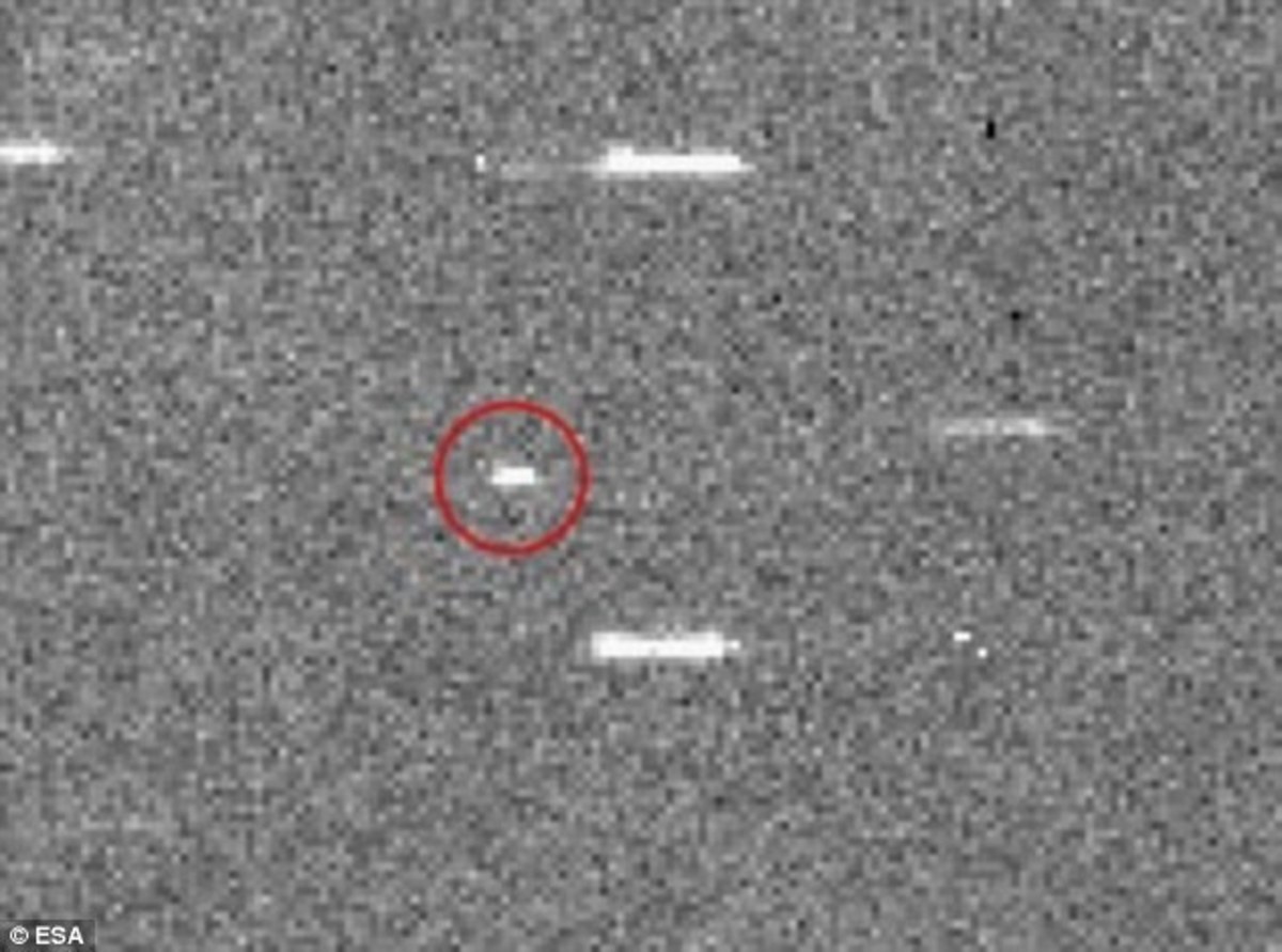 Μυστήριο UFO που βάφτισαν “WTF” σε τροχιά σύγκρουσης με τη Γη!