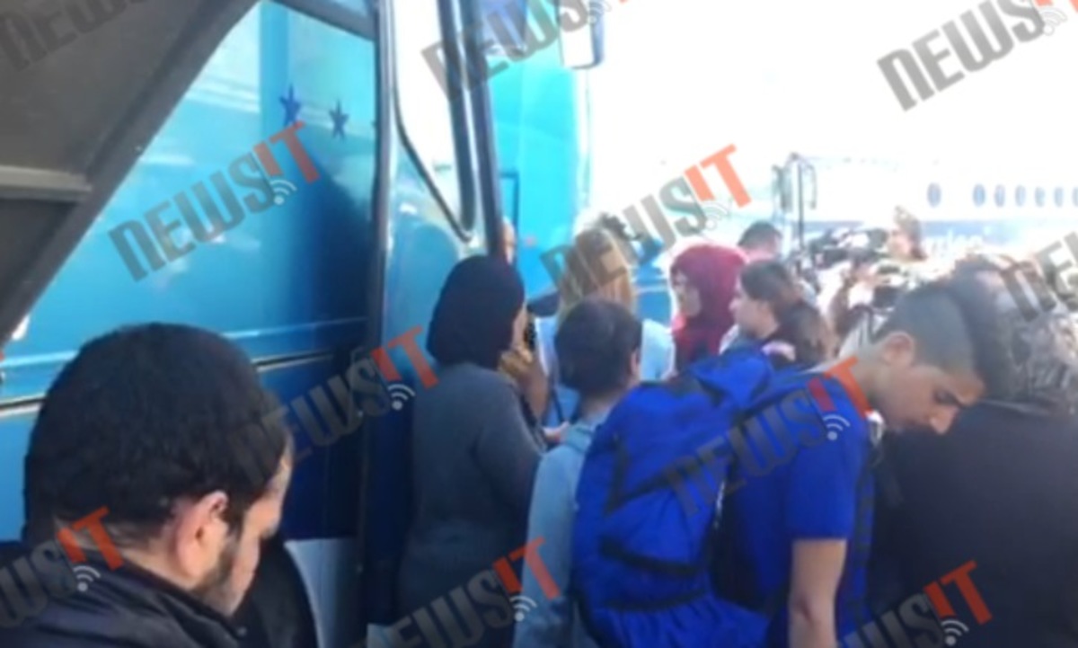 Μεταφορά προσφύγων από Πειραιά