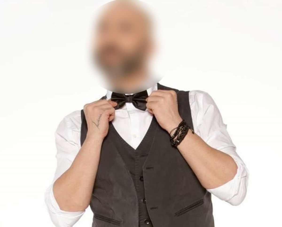 Πασίγνωστος Έλληνας τραγουδιστής χώρισε λίγο πριν το γάμο!