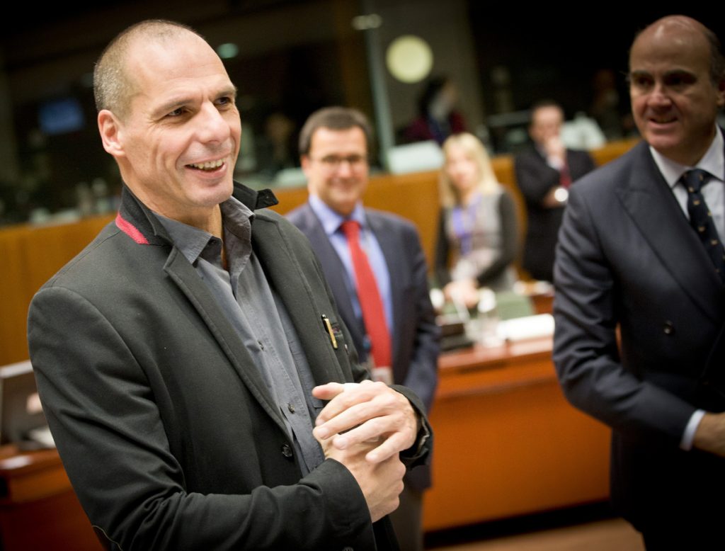 Βαρουφάκης: Βρόμικη λέξη το κούρεμα – Υπάρχουν εξυπνότερες λύσεις