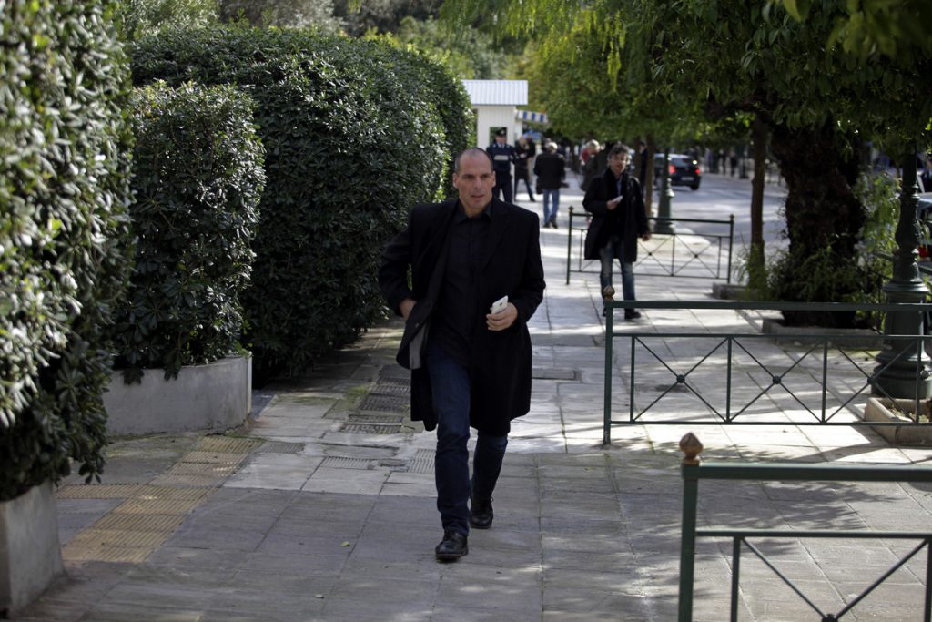 O Βαρουφάκης επικαλέστηκε τους Beatles: Το χρήμα δεν αγοράζει την αγάπη