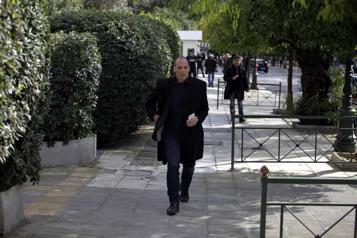 O Βαρουφάκης επικαλέστηκε τους Beatles: Το χρήμα δεν αγοράζει την αγάπη