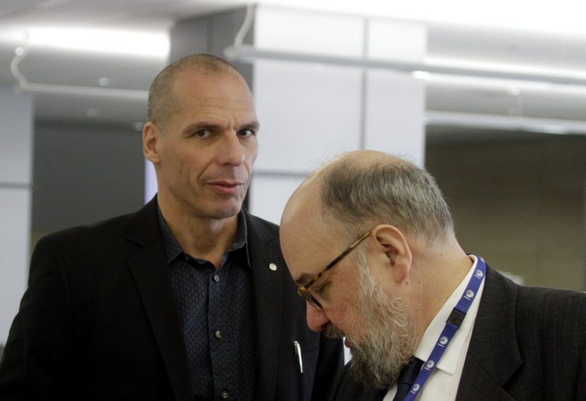 “Ξύλο” στο Eurogroup – Βατερλώ για την Ελλάδα! – Επιθέσεις στον Βαρουφάκη – Τον είπαν ερασιτέχνη και τζογαδόρο! – Δώστε μια πετσέτα στον Έλληνα!