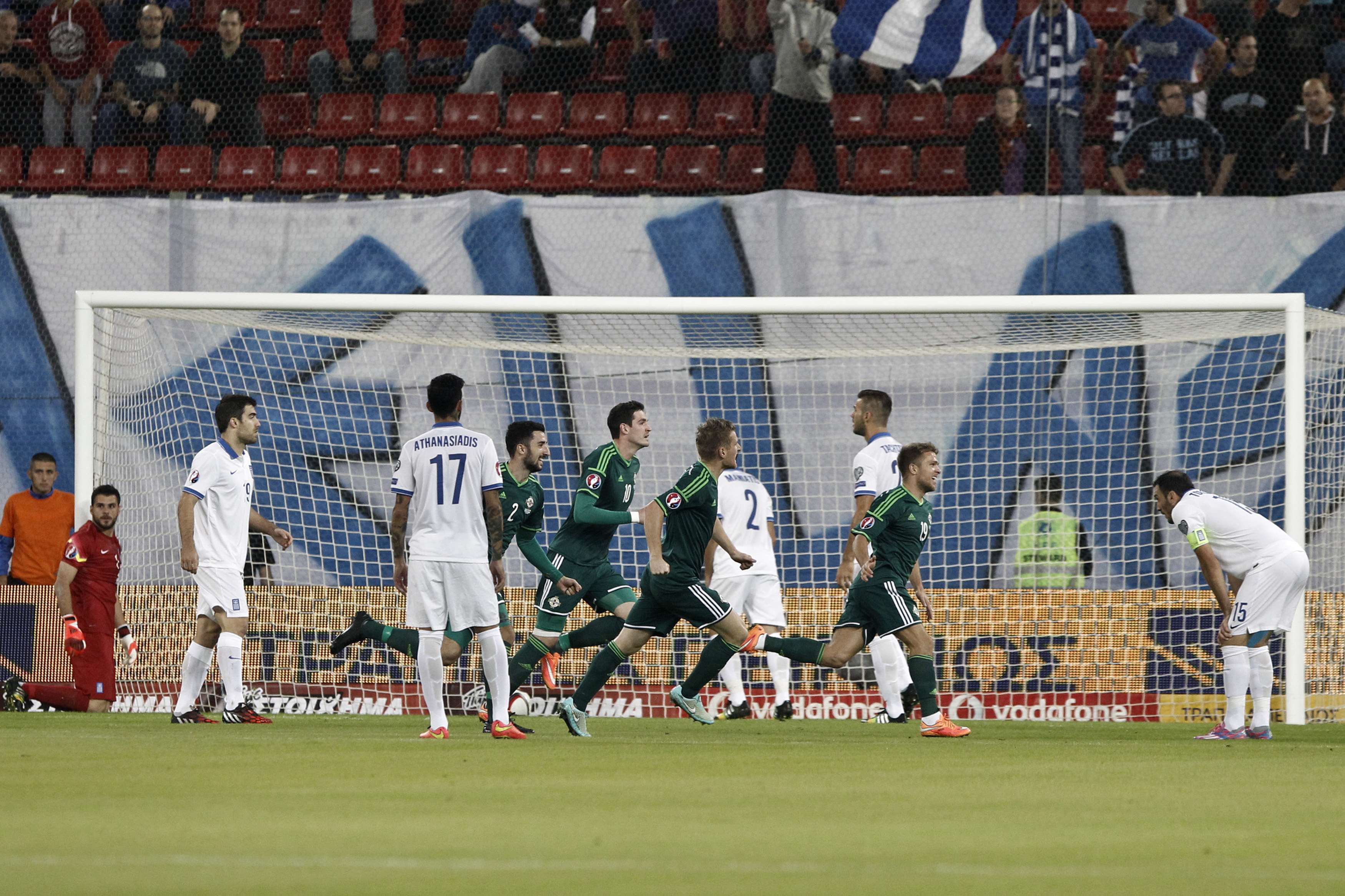 Εθνική ταπείνωση! Παραδόθηκε στη Β.Ιρλανδία και αποδοκιμάστηκε η Ελλάδα