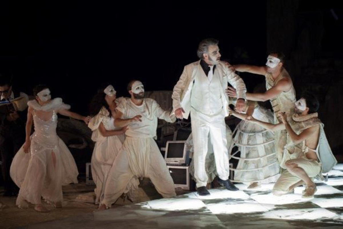 Εξαντλήθηκαν τα εισιτήρια των “Βατράχων” σε Ηλιούπολη και Χαλάνδρι!